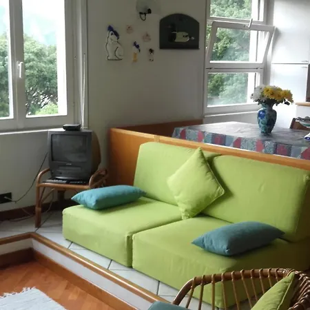 Park With Free Parking Apartment *